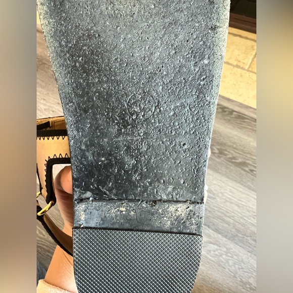 ✨CHANEL 100%Authentic  Beige and Black Quilted Sandals - Picture 8 of 15